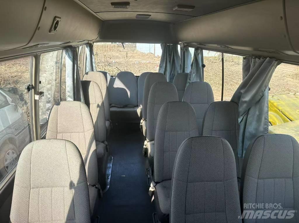 Toyota Coaster Bus Mini buszok