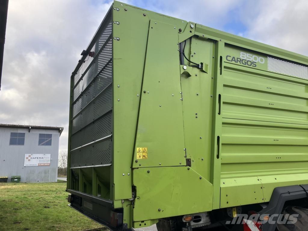 CLAAS CARGOS 8500 Önrakodó pótkocsik