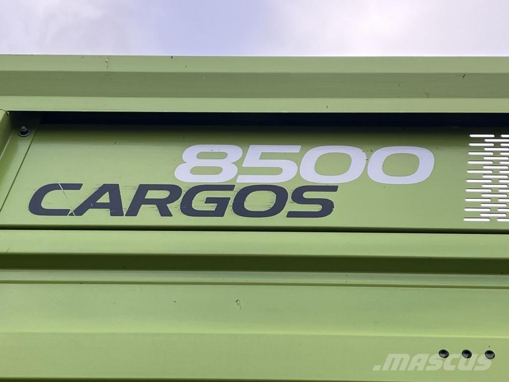 CLAAS CARGOS 8500 Önrakodó pótkocsik