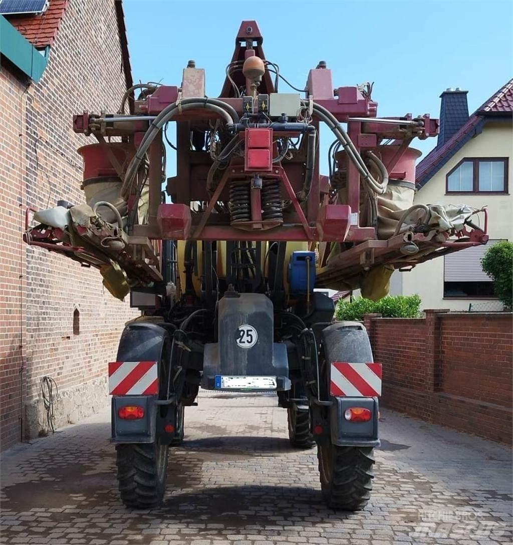 Hardi Alpha 2500i Önjáró trágyaszórók