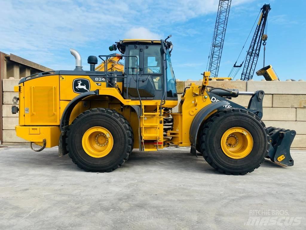 John Deere 824p Gumikerekes homlokrakodók
