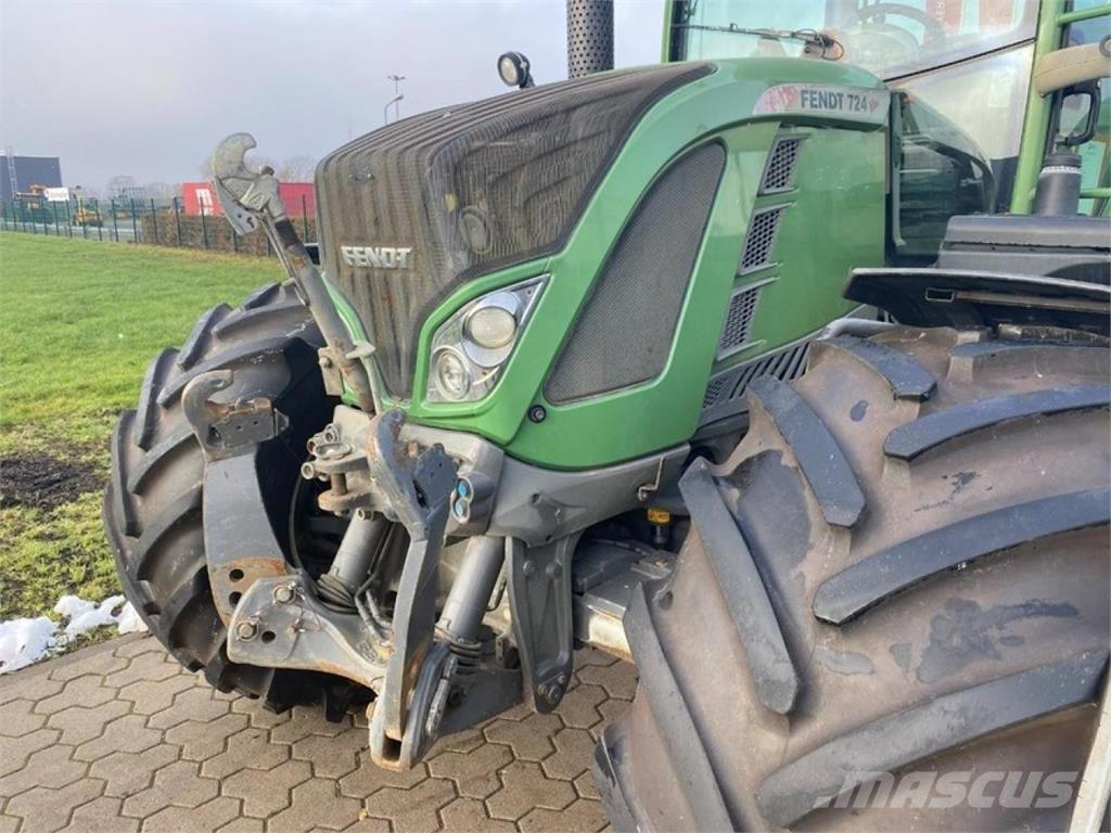 Fendt 724 PROFI Traktorok