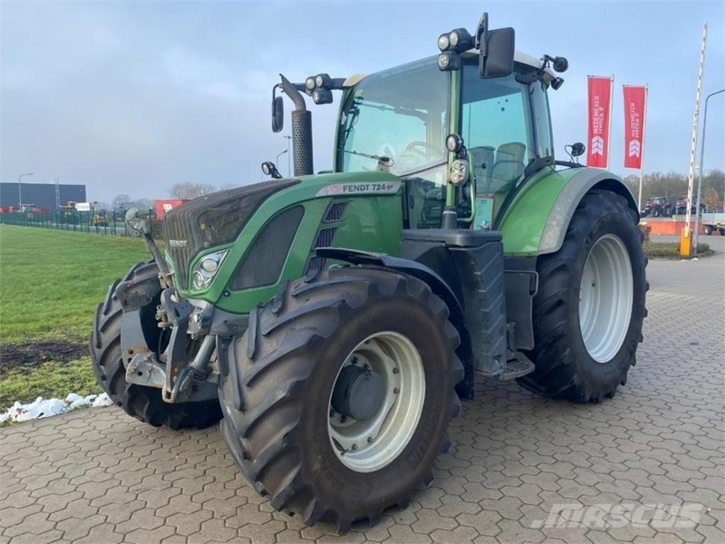 Fendt 724 PROFI Traktorok