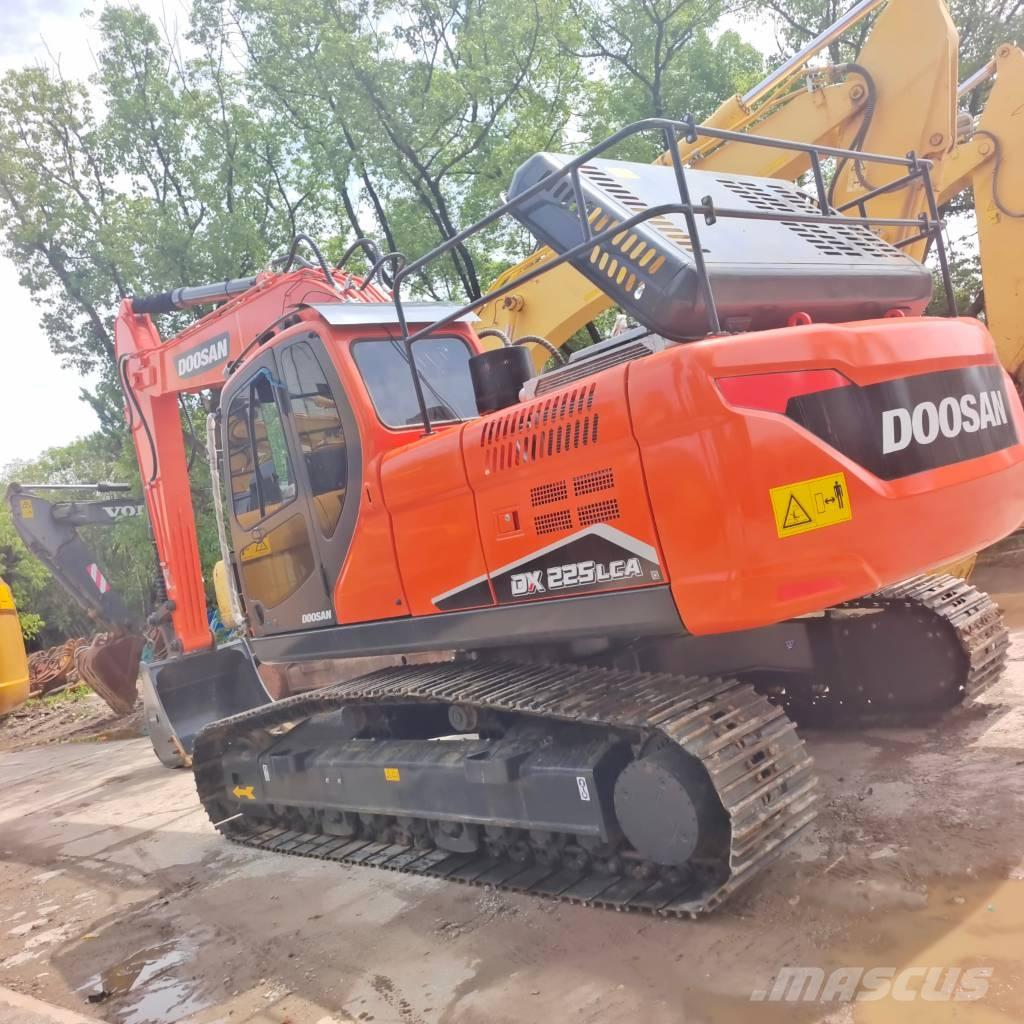 Doosan DX 225 LCA Lánctalpas kotrók