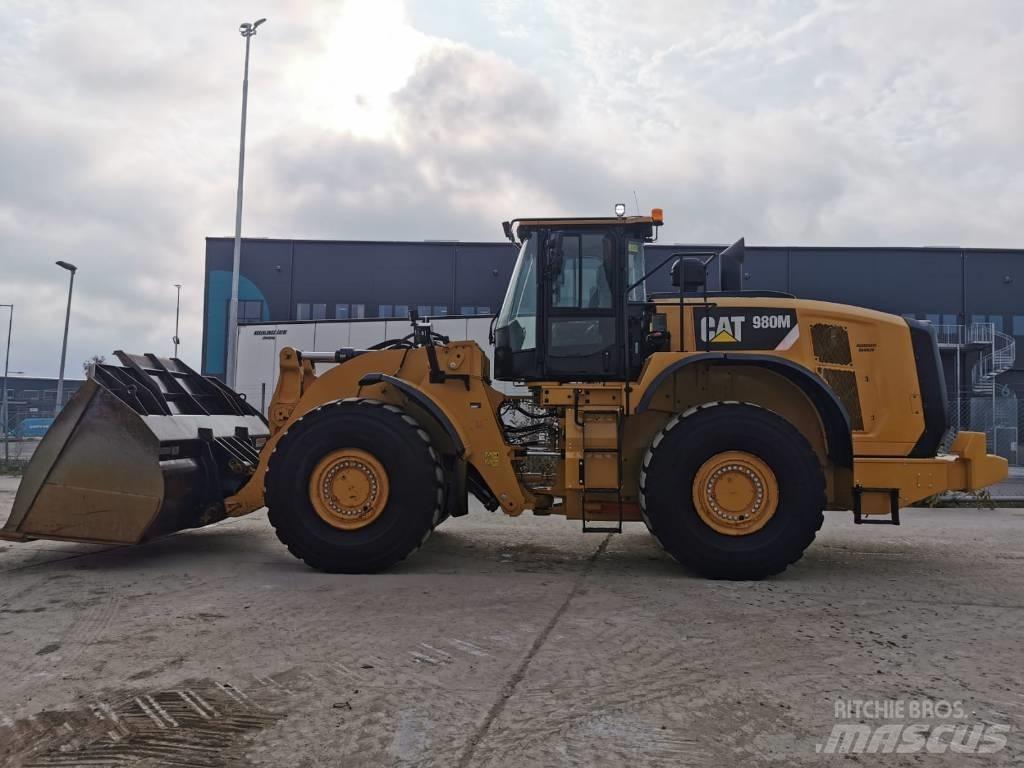 CAT 980M Gumikerekes homlokrakodók