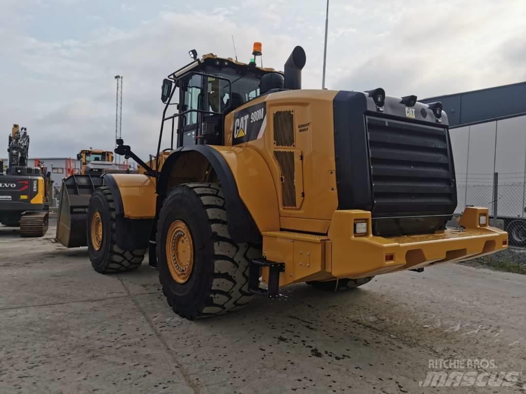 CAT 980M Gumikerekes homlokrakodók