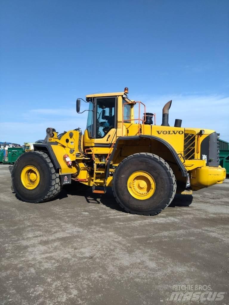 Volvo L 220 F Gumikerekes homlokrakodók