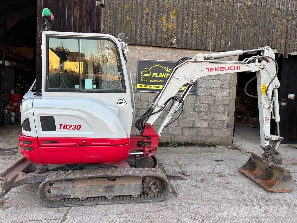 Takeuchi TB 230 Mini kotrók < 7t