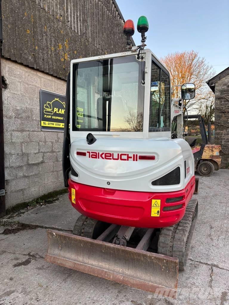 Takeuchi TB 230 Mini kotrók < 7t