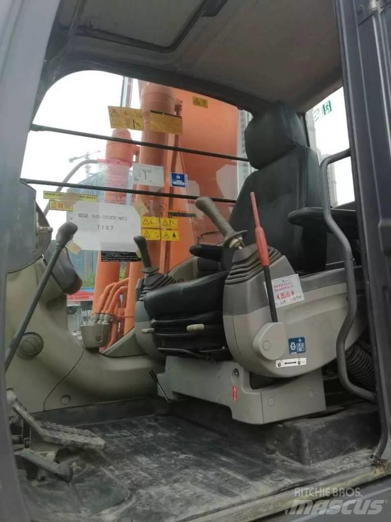 Hitachi ZX 200 Lánctalpas kotrók