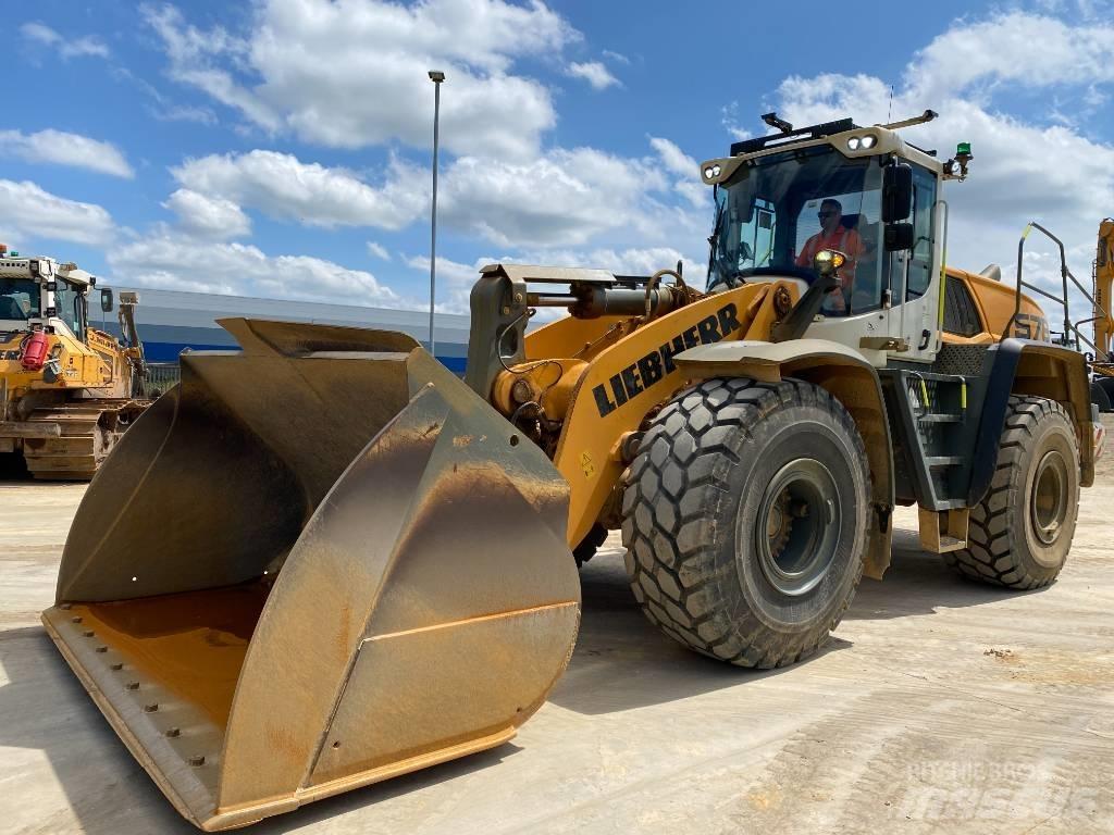 Liebherr L 576 Gumikerekes homlokrakodók
