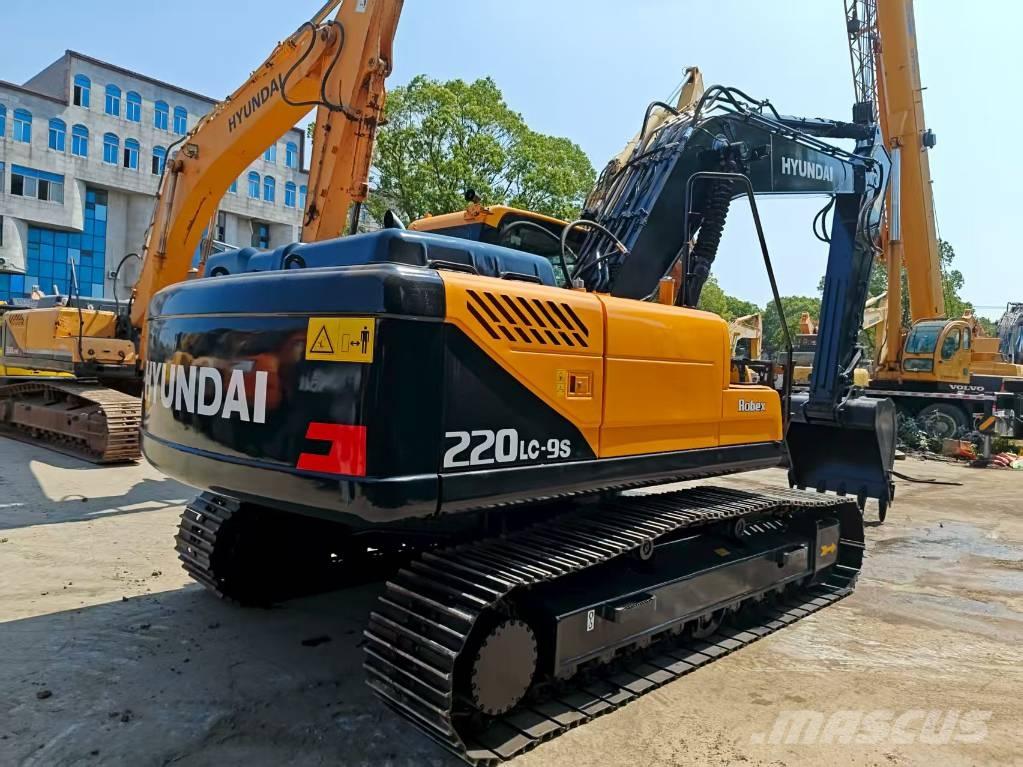 Hyundai R220LC-9S Lánctalpas kotrók