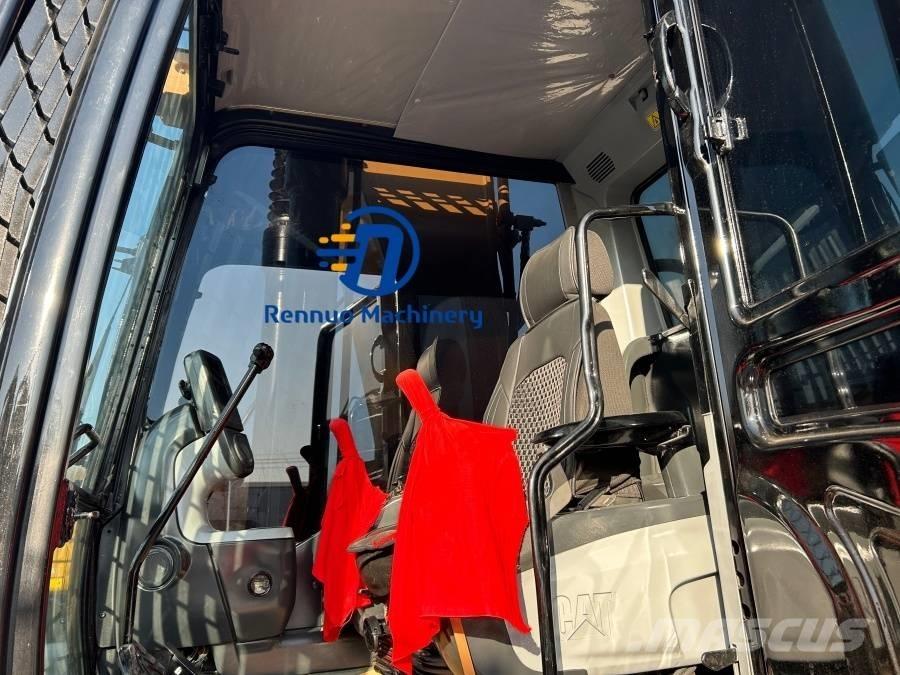 CAT 329D2L Lánctalpas kotrók