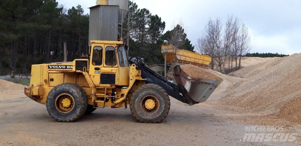  Cargadora volvo L90 Mini homlokrakodók