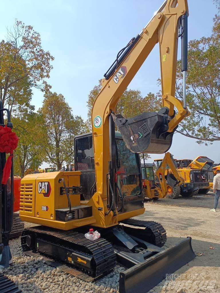 CAT 306 Mini kotrók < 7t