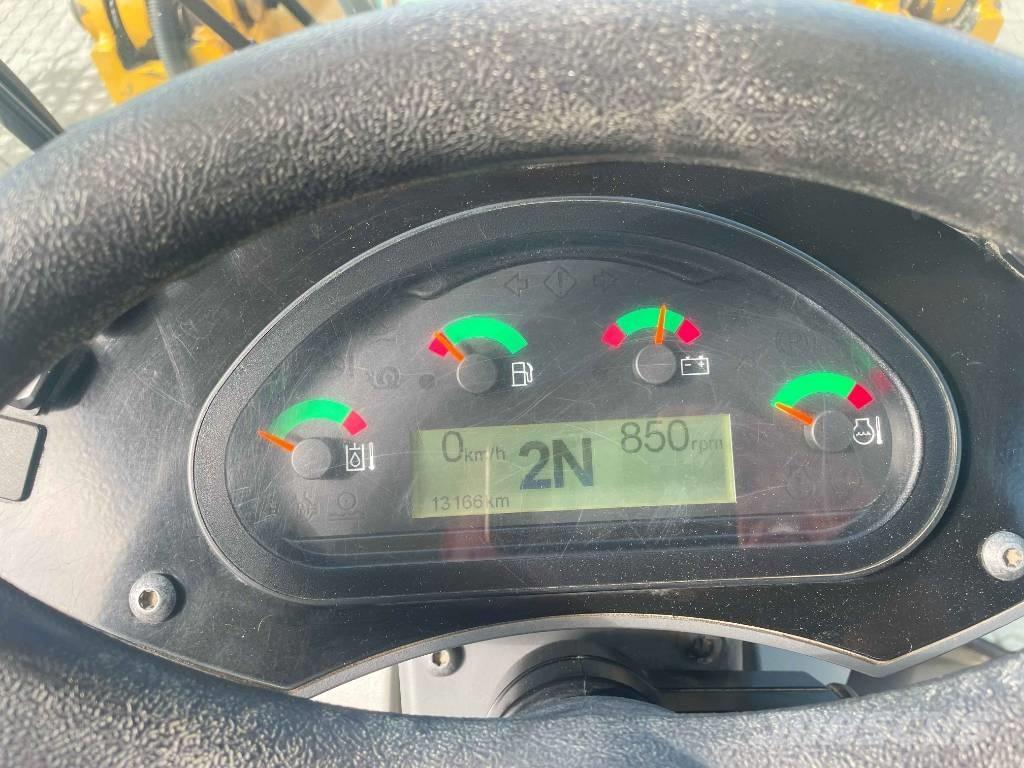 CAT 906M Gumikerekes homlokrakodók