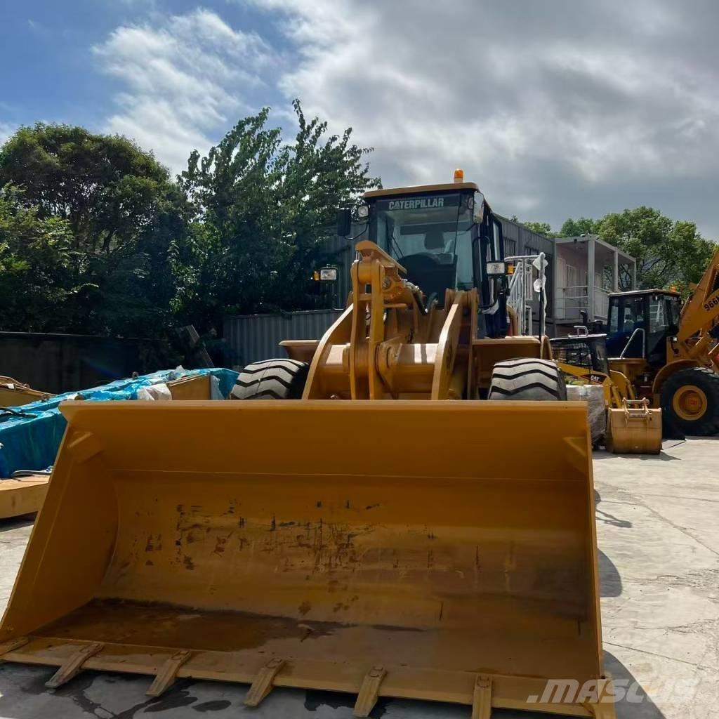 CAT 966H Gumikerekes homlokrakodók