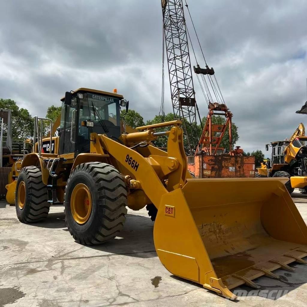 CAT 966H Gumikerekes homlokrakodók