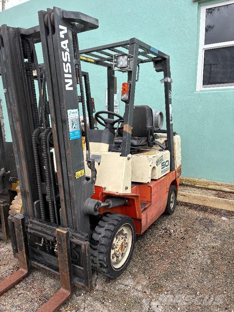 Nissan CP102 A 25 PV Targoncák-Egyéb