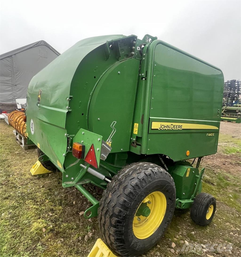 John Deere F 440 E Körbálázók
