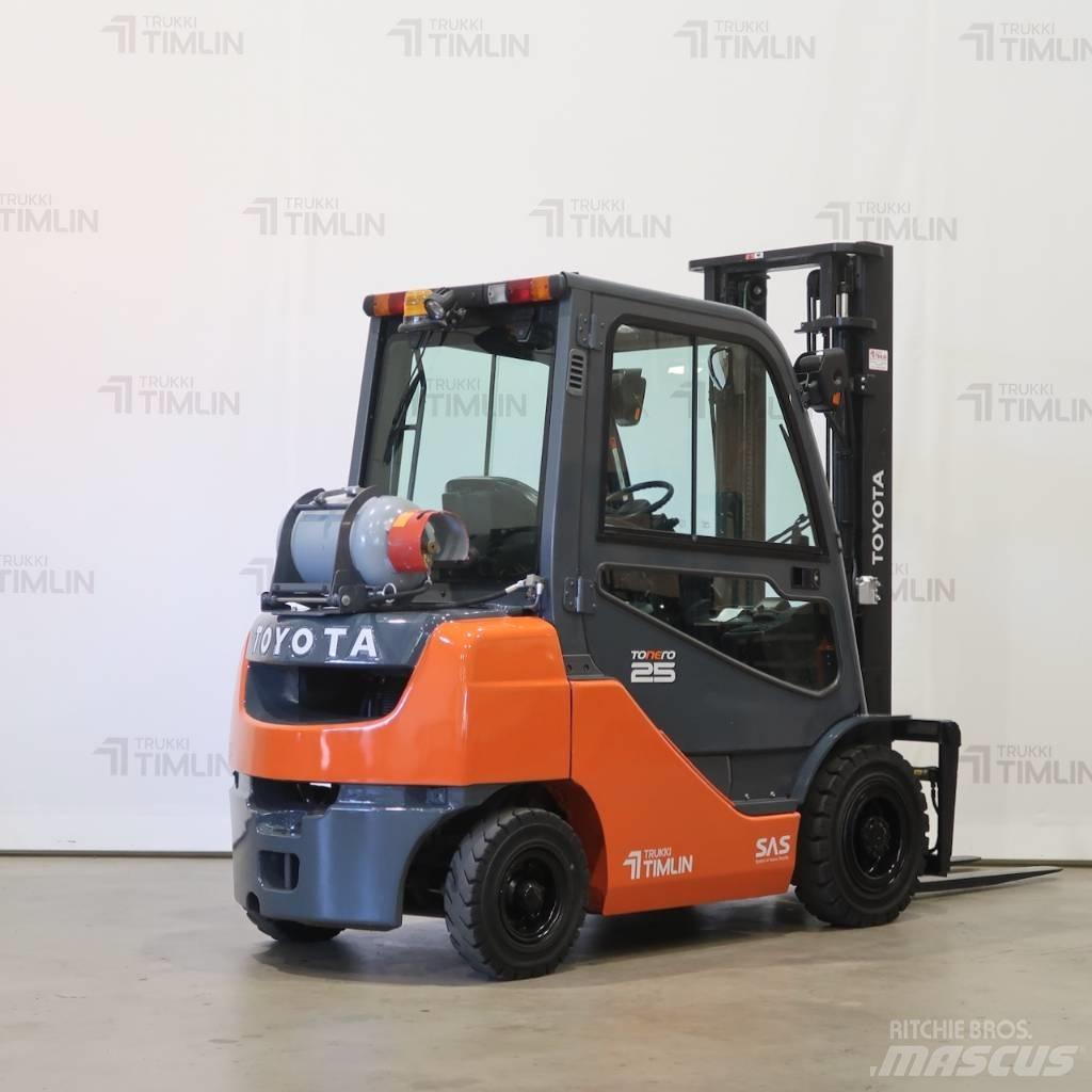 Toyota 02-8FGF25 Gázüzemű targoncák