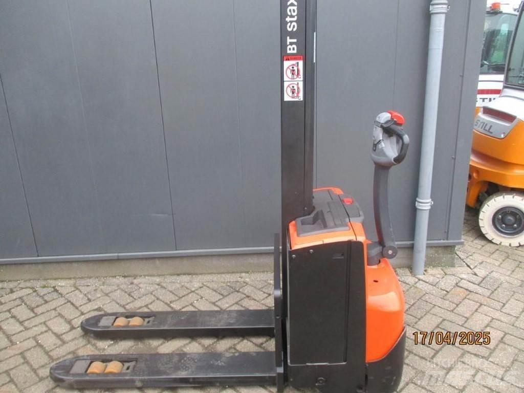 BT SWE 080L Gyalogkíséretű targonca