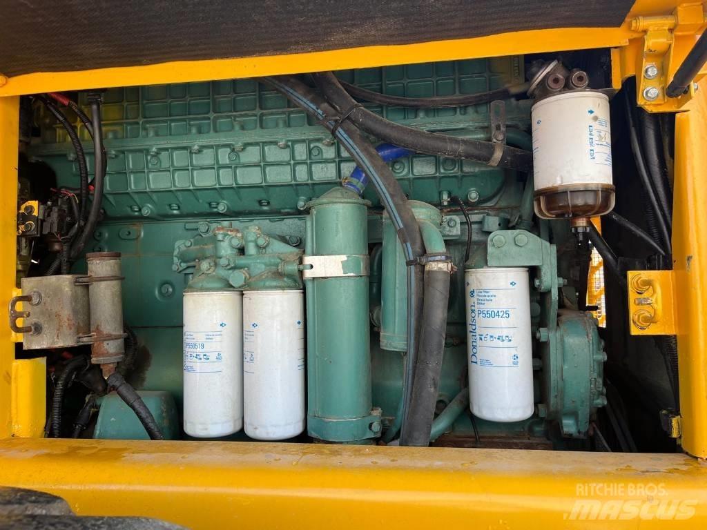Volvo L 180 D Gumikerekes homlokrakodók