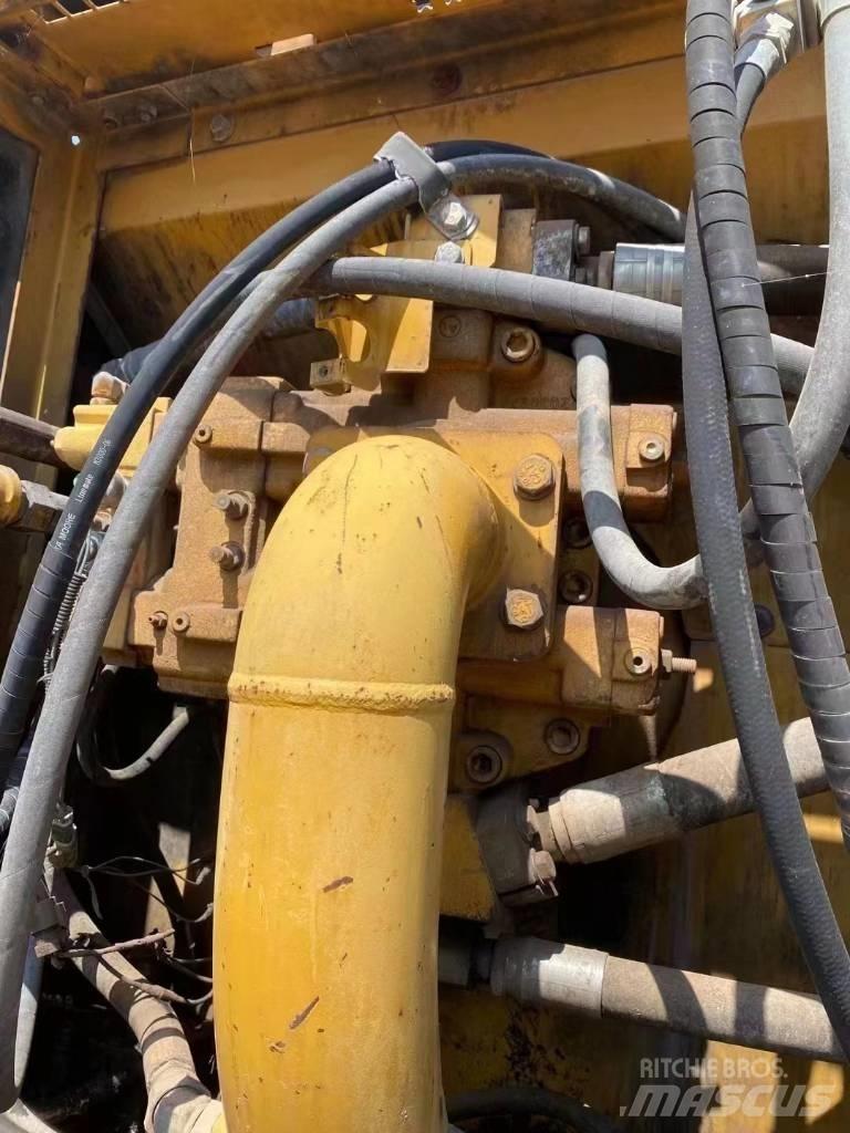 CAT 336 Lánctalpas kotrók