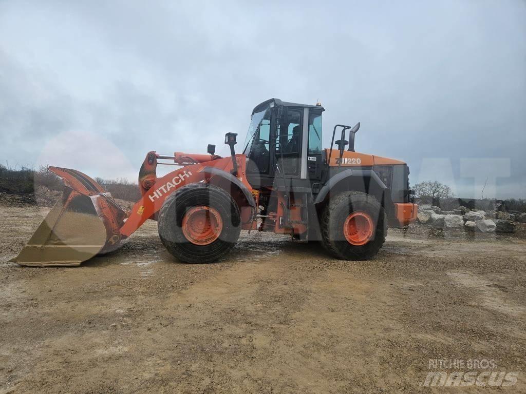 Hitachi ZW 220 Gumikerekes homlokrakodók