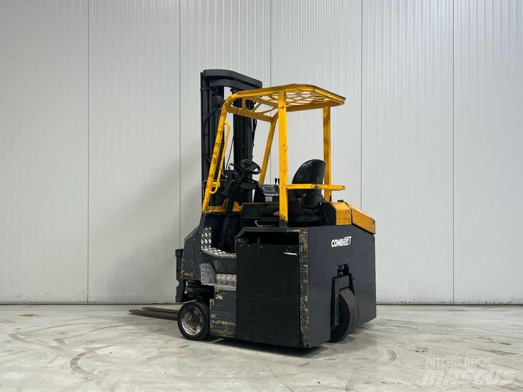 Combilift CBE2500 Tolóoszlopos négyutas targonca