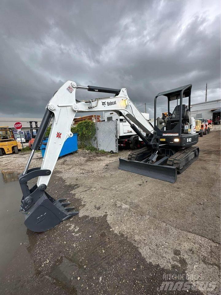 Bobcat E42 Mini kotrók < 7t