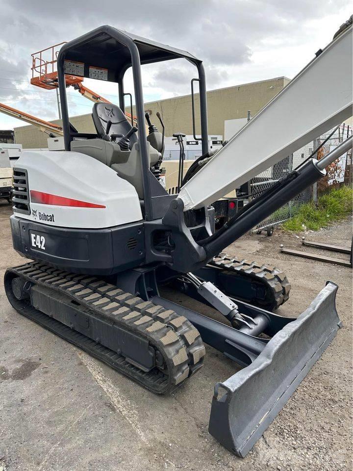 Bobcat E42 Mini kotrók < 7t