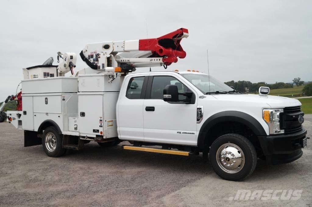 Ford F 550 XL SD Teherautóra szerelt emelők és állványok