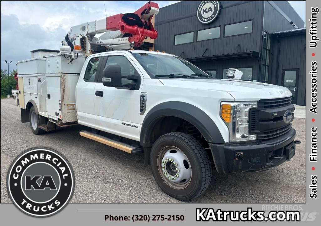 Ford F 550 XL SD Teherautóra szerelt emelők és állványok