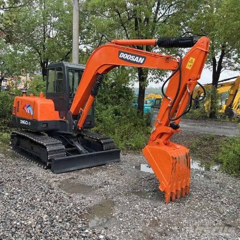 Doosan DH 60 Mini kotrók < 7t