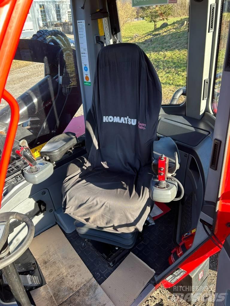 Komatsu 931 Betakarítók
