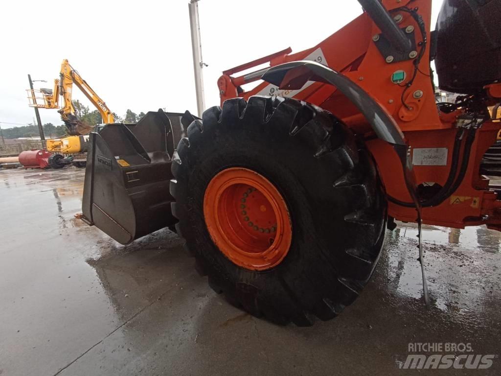 Hitachi ZW 310-6 Gumikerekes homlokrakodók
