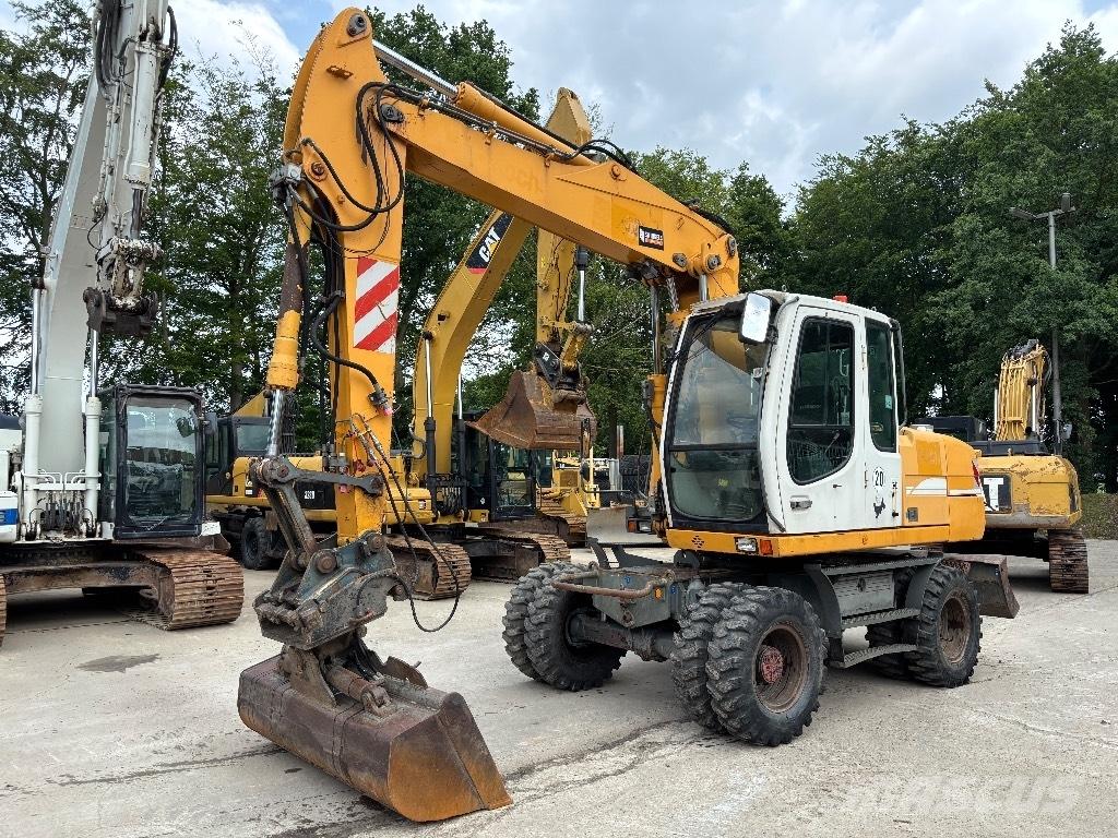 Liebherr A316 Gumikerekes kotrók