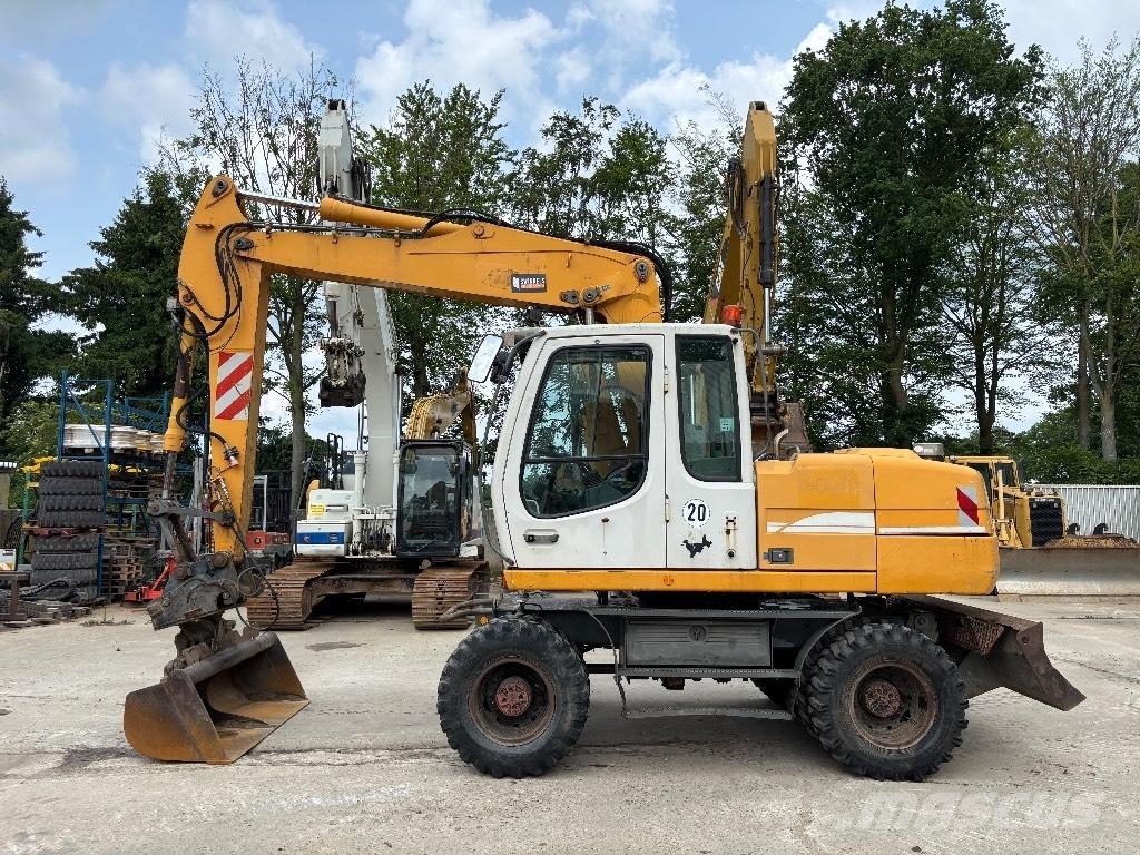 Liebherr A316 Gumikerekes kotrók