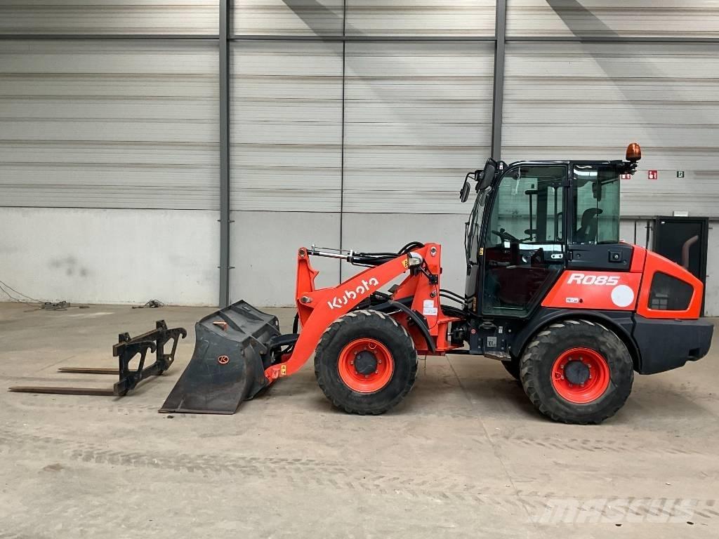 Kubota R 085 Gumikerekes homlokrakodók