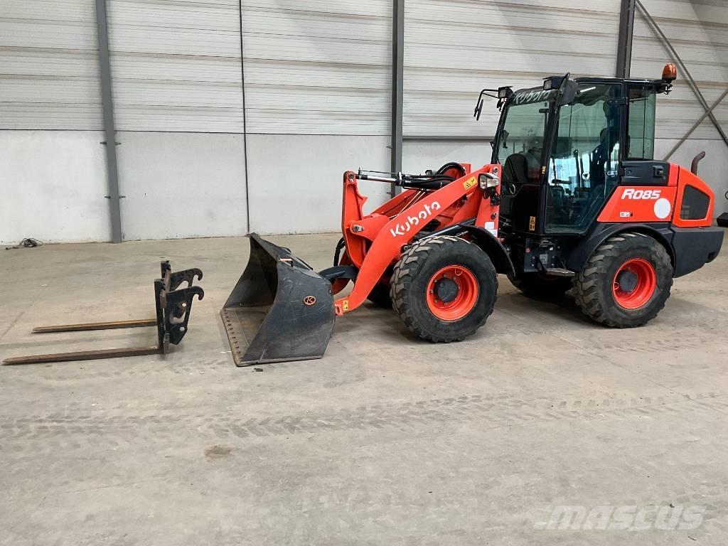 Kubota R 085 Gumikerekes homlokrakodók