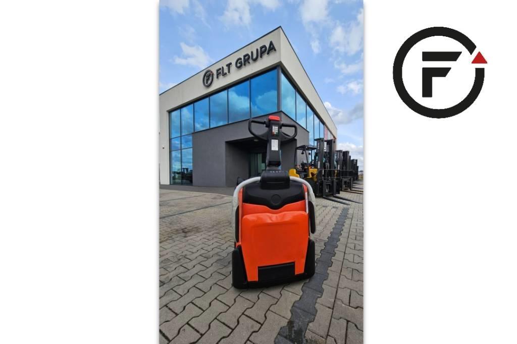 BT LPE 200 Vezetőállásos alacsony emelőkocsi