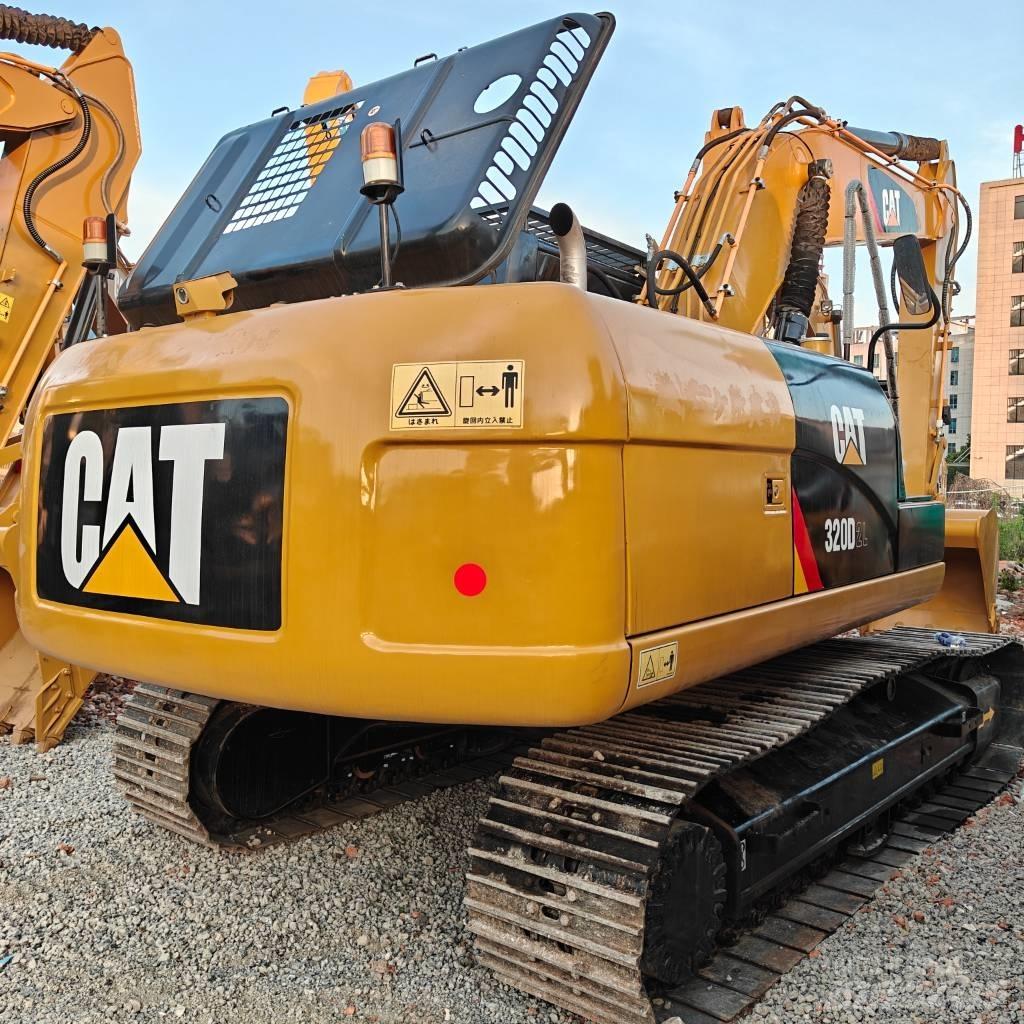 CAT 320D2L Lánctalpas kotrók
