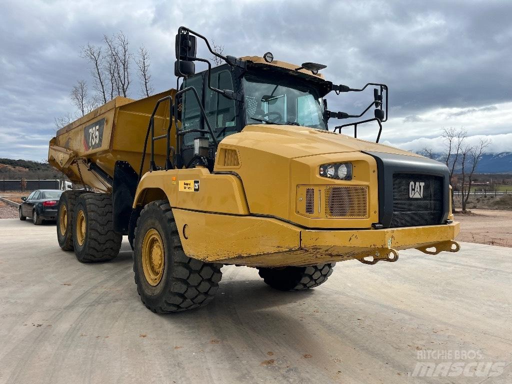 CAT 735 Csuklósdömperek