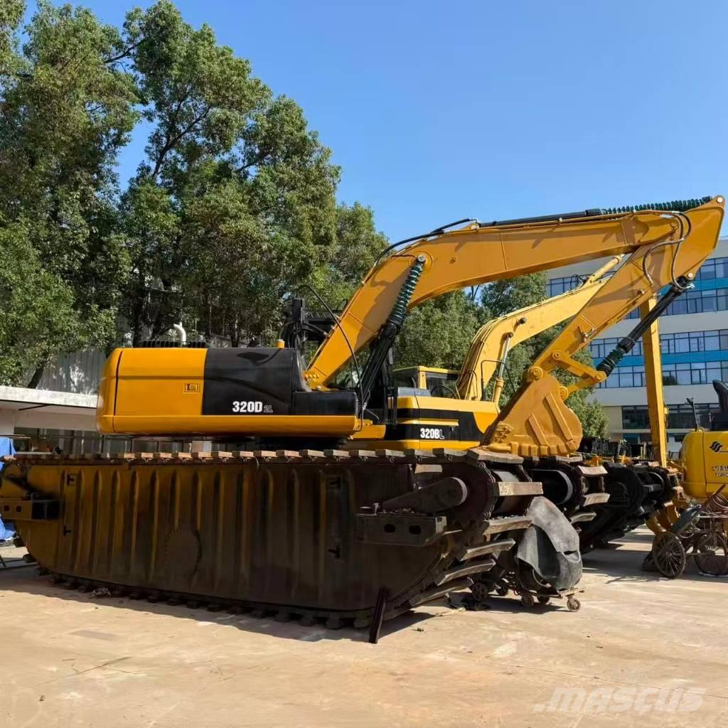 CAT 320D2 Kétéltű markolók