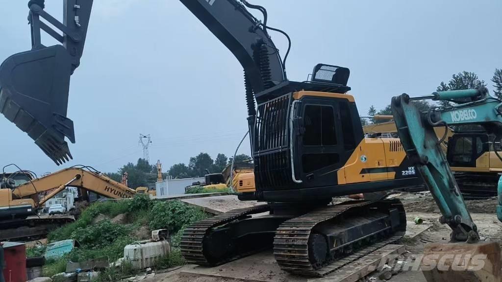 Hyundai HX220S Lánctalpas kotrók