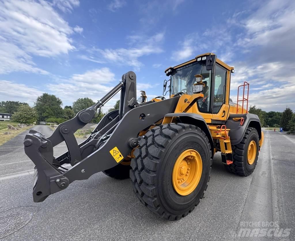 Volvo L 120 H2 Gumikerekes homlokrakodók