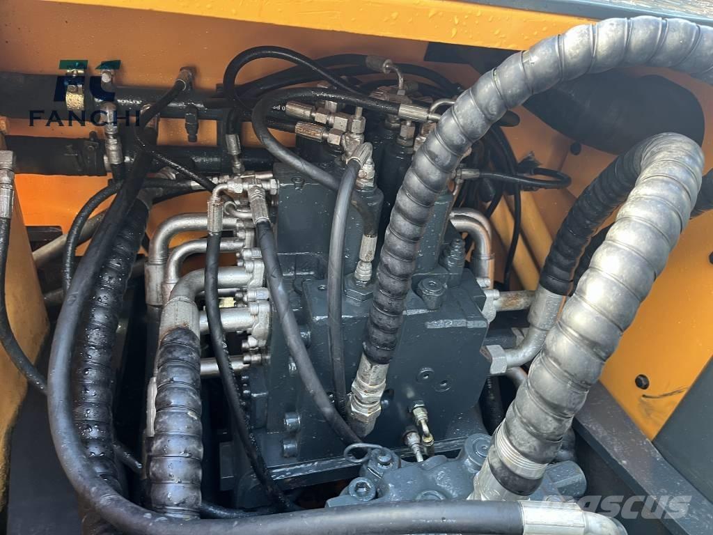 Hyundai 220LC-9S Lánctalpas kotrók