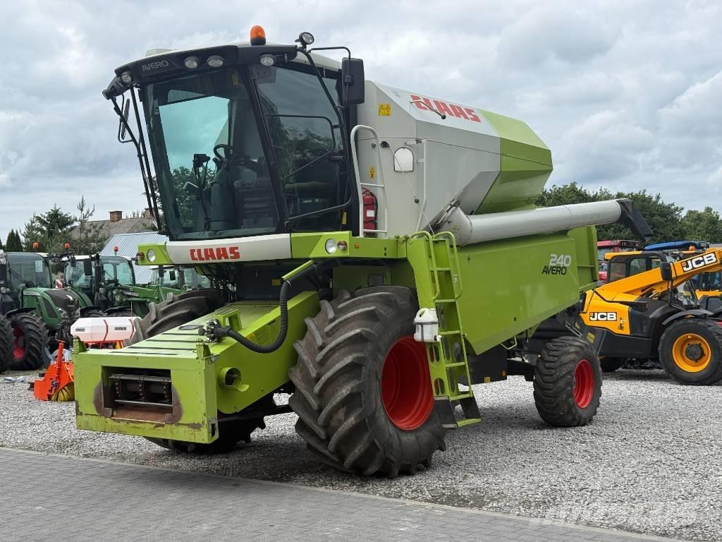 Claas Avero 240 Kombájnok