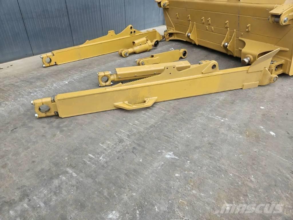 CAT D8T Tolólapok